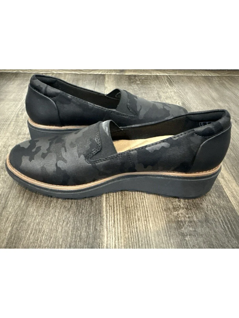 Clark's Women's Collection Sharon Dolly Wedge Pump Camo Slip-On Shoes size 6M
